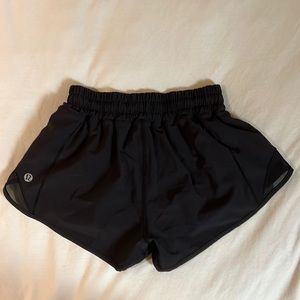 Lululemon Hotty Hot Low Rise Lined Shorts 2.5” size 0